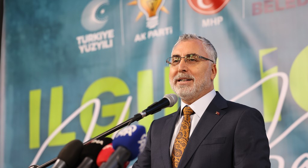 Çalışma ve Sosyal Güvenlik Bakanı Prof. Dr. Vedat Işıkhan, çeşitli temaslarda bulunmak ve programlara katılmak üzere Konya’ya gitti.