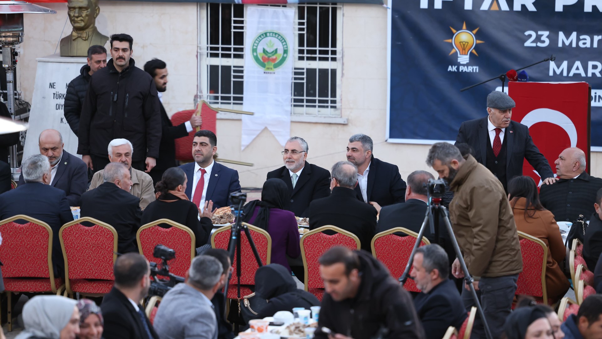 Bakan Işıkhan, Mardin’de Temaslarda Bulundu