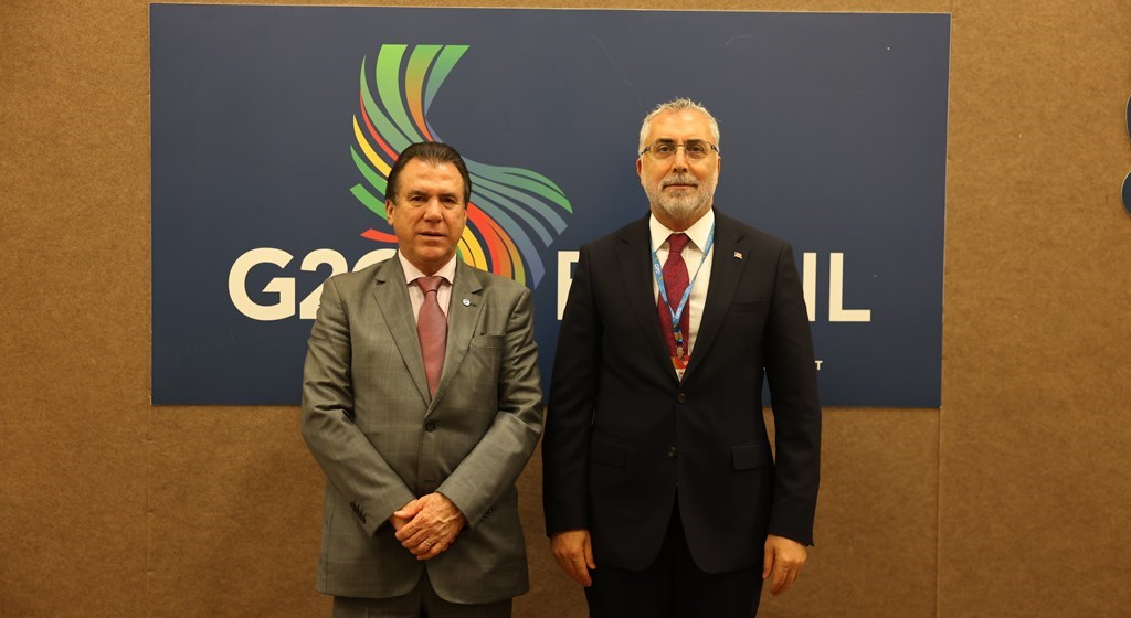 Çalışma ve Sosyal Güvenlik Bakanı Prof. Dr. Vedat Işıkhan, Brezilya'nın Fortaleza kentinde düzenlenen "G20 Çalışma ve İstihdam Bakanları Toplantısı" kapsamında düzenlenen "Adil Geçiş Liderlik Forumu"nda konuştu.