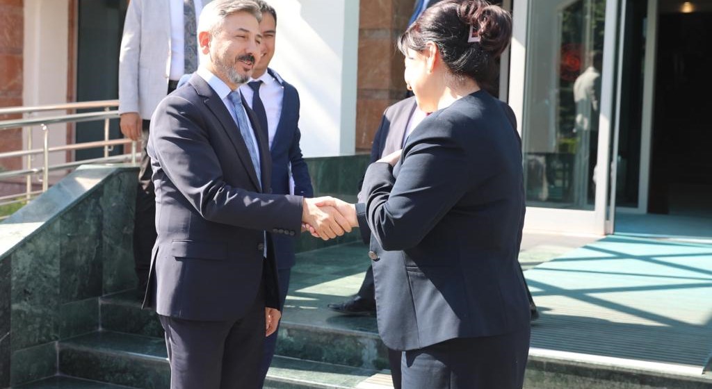 Ms. Turdiboyeva Rano ESHOVNA, the Deputy Minister of Employment and Poverty Reduction of Uzbekistan, and her accompanying delegation paid a visit to our Ministry on September 7, 2023 and held a meeting with our Deputy Minister Mr. Ahmet AYDIN.