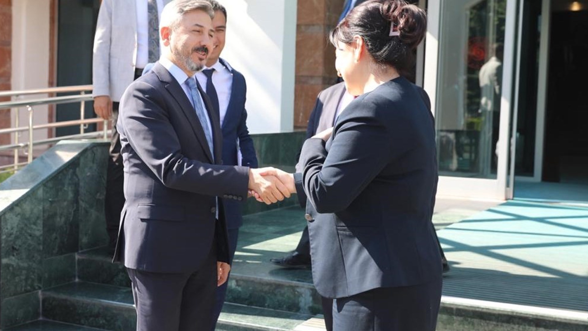 Özbekistan İstihdam ve Yoksulluğun Azaltılması Bakan Yardımcısı Sayın Turdiboyeva Rano ESHOVNA ve beraberindeki heyet 7 Eylül 2023 tarihinde Bakanlığımızı ziyaret ederek Bakan Yardımcımız Sayın Ahmet AYDIN ile bir görüşme gerçekleştirdi.