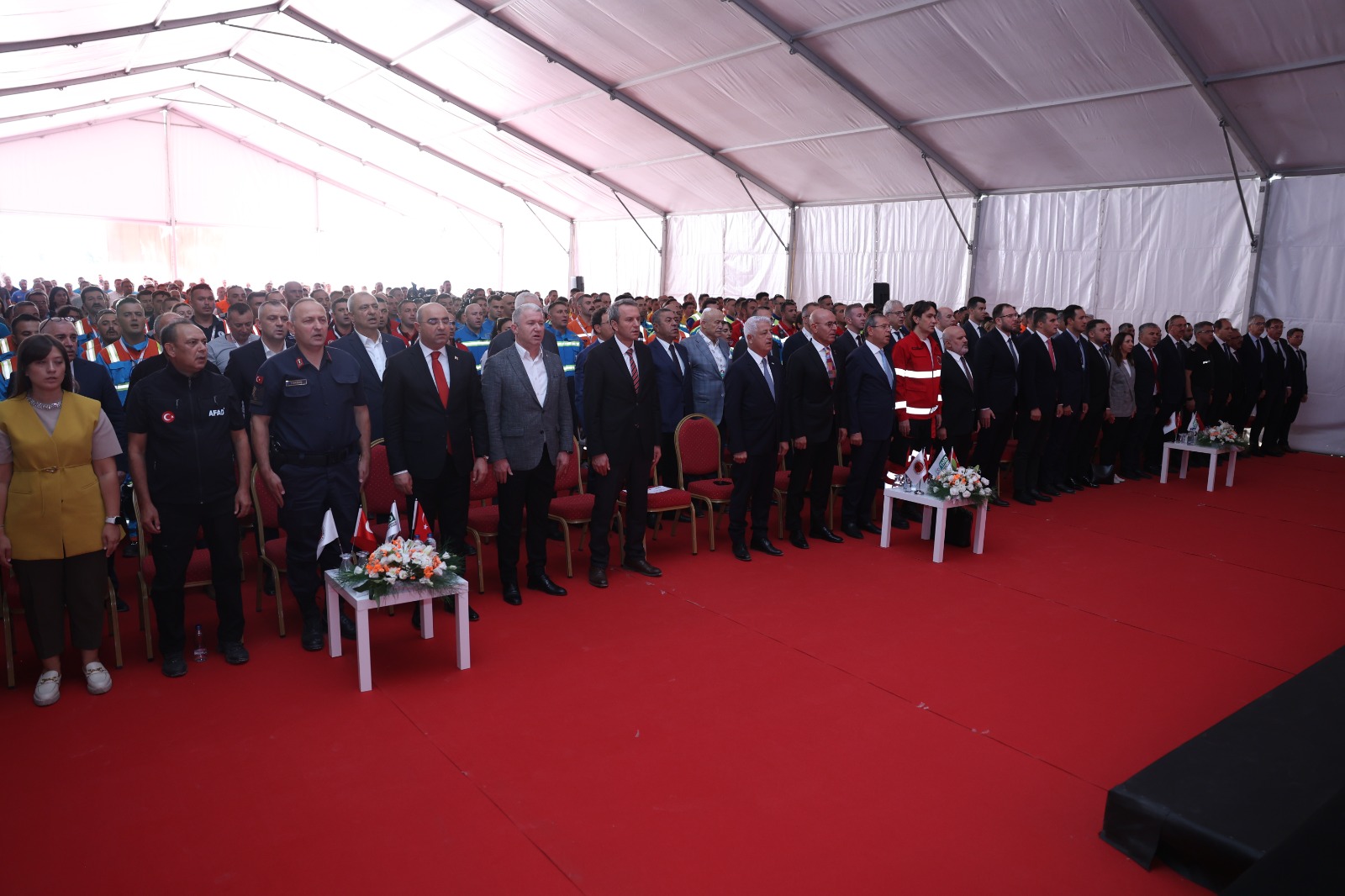 Kütahya, 17-20 Eylül tarihlerinde, Türkiye’nin acil durum müdahale ve kurtarma kapasitesini ölçme ve geliştirme amacı taşıyan önemli bir etkinliğe ev sahipliği yapıyor. Türkiye Madenciler Derneği (TMD) tarafından düzenlenen Maden Kurtarma Yarışmaları'nın üçüncüsü, Kütahya Tavşanlı’daki Türkiye Kömür İşletmeleri (TKİ) Kurumu Garp Linyitleri İşletmesi'nde gerçekleştiriliyor.