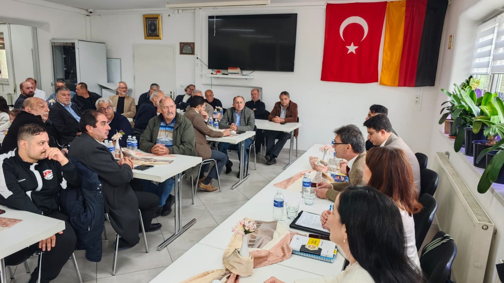 Landshut’ta Sivil Toplum Kuruluşlarıyla Bilgilendirme Toplantısı Gerçekleştirildi