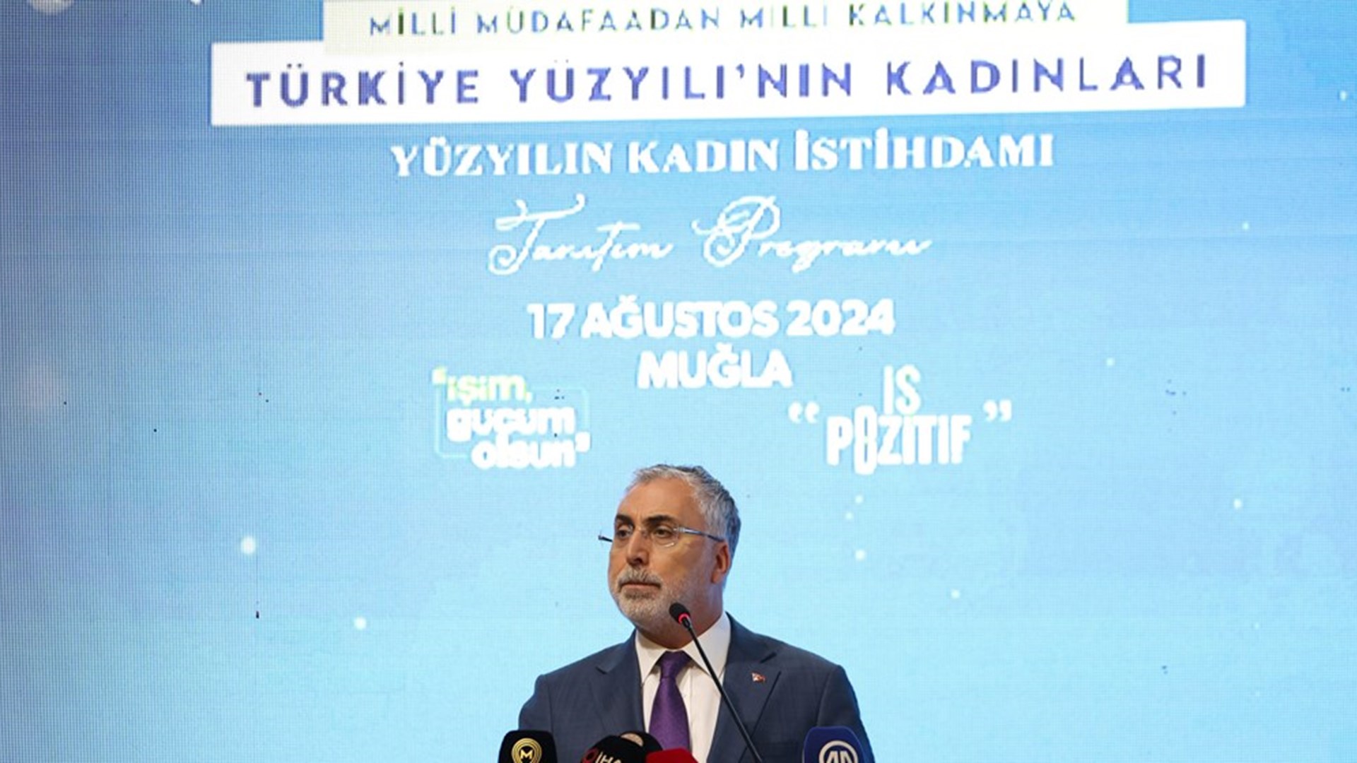 Çalışma ve Sosyal Güvenlik Bakanı Prof. Dr. Vedat Işıkhan, çeşitli temaslarda bulunmak ve “Milli Müdafaadan Milli Kalkınmaya; Türkiye Yüzyılı’nın Kadınları, Kadın İstihdam Sistemi İş Pozitif Tanıtım Programı ve Fuar Açılışı” programına katılmak üzere Muğla’ya gitti.