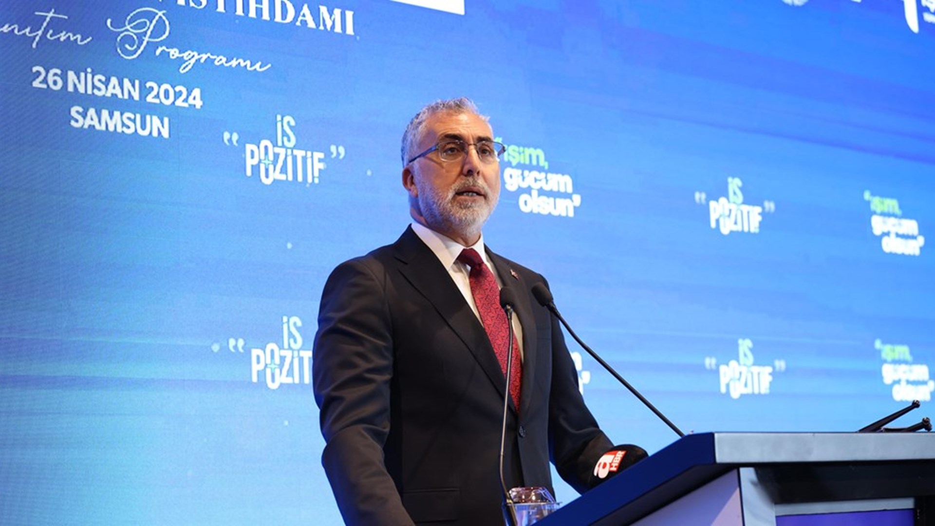 Çalışma ve Sosyal Güvenlik Bakanı Prof. Dr. Vedat Işıkhan, “Kadın İstihdam Sistemi İş-Pozitif Tanıtım Programı ve Fuar Açılışı” na katılmak ve çeşitli ziyaretlerde bulunmak üzere Samsun’a gitti.