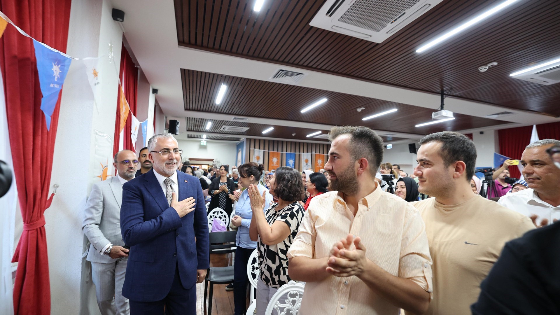 Bakan Işıkhan, Türkiye Yüzyılı Buluşmaları Kapsamında Burdur’da Ziyaretlerde Bulundu