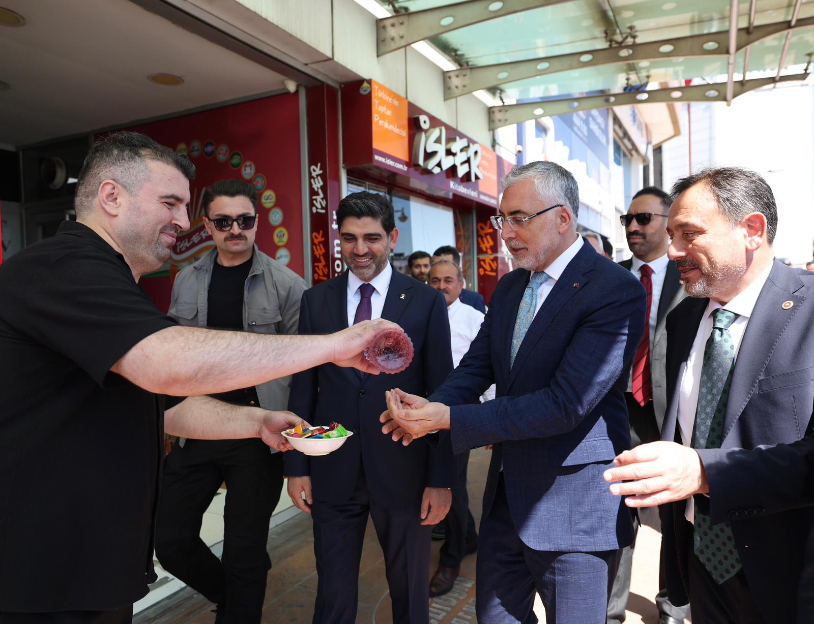 Bakan Işıkhan, Karabük’te Ziyaretlerde Bulundu