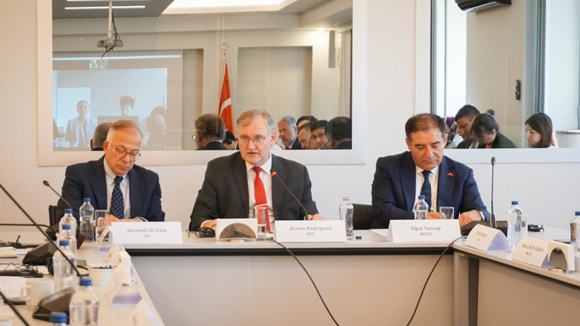 Ankara’da gerçekleştirilen BM Ülke ekibi toplantısında Genel Müdürümüz Oğuz Tuncay başkanlığındaki Bakanlığımız heyeti depremden etkilenen illerde ekonomik ve sosyal inşa çalışmaları hakkında BM Ülke Ekibi ile görüş alışverişinde bulundu.