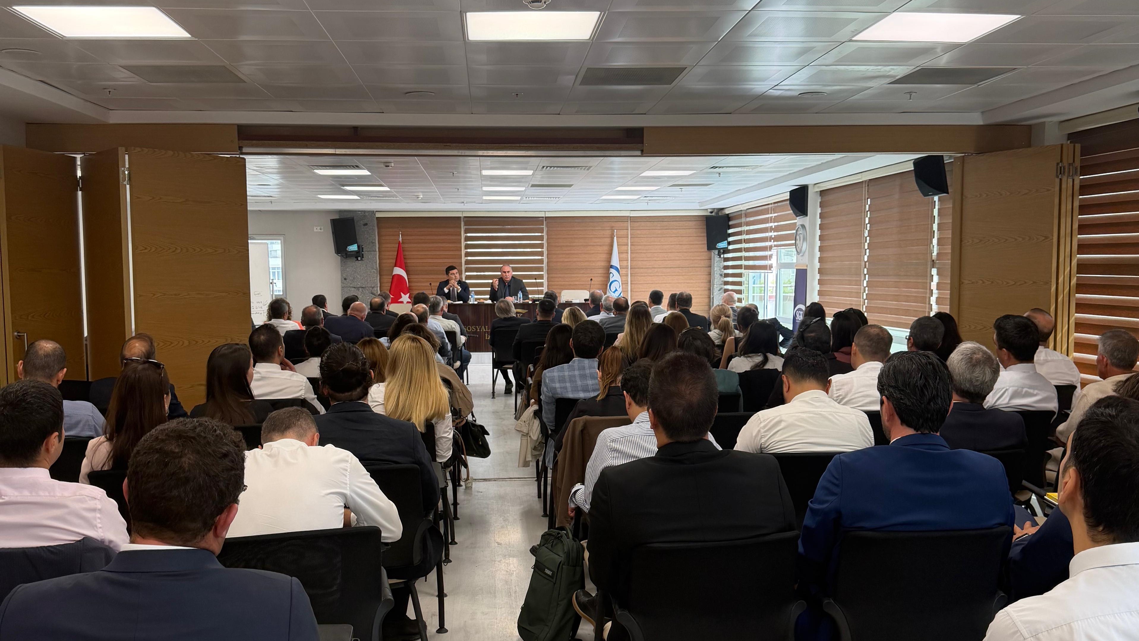Rehberlik ve Teftiş Başkanımız Erol Güner ile Başkan Yardımcılarımız Mustafa Koç ve Serkan Koyuncu, 22 Eylül 2026 tarihinde İzmir Rehberlik ve Teftiş Grup Başkanlığında görev yapan iş müfettişleriyle bir araya geldi.