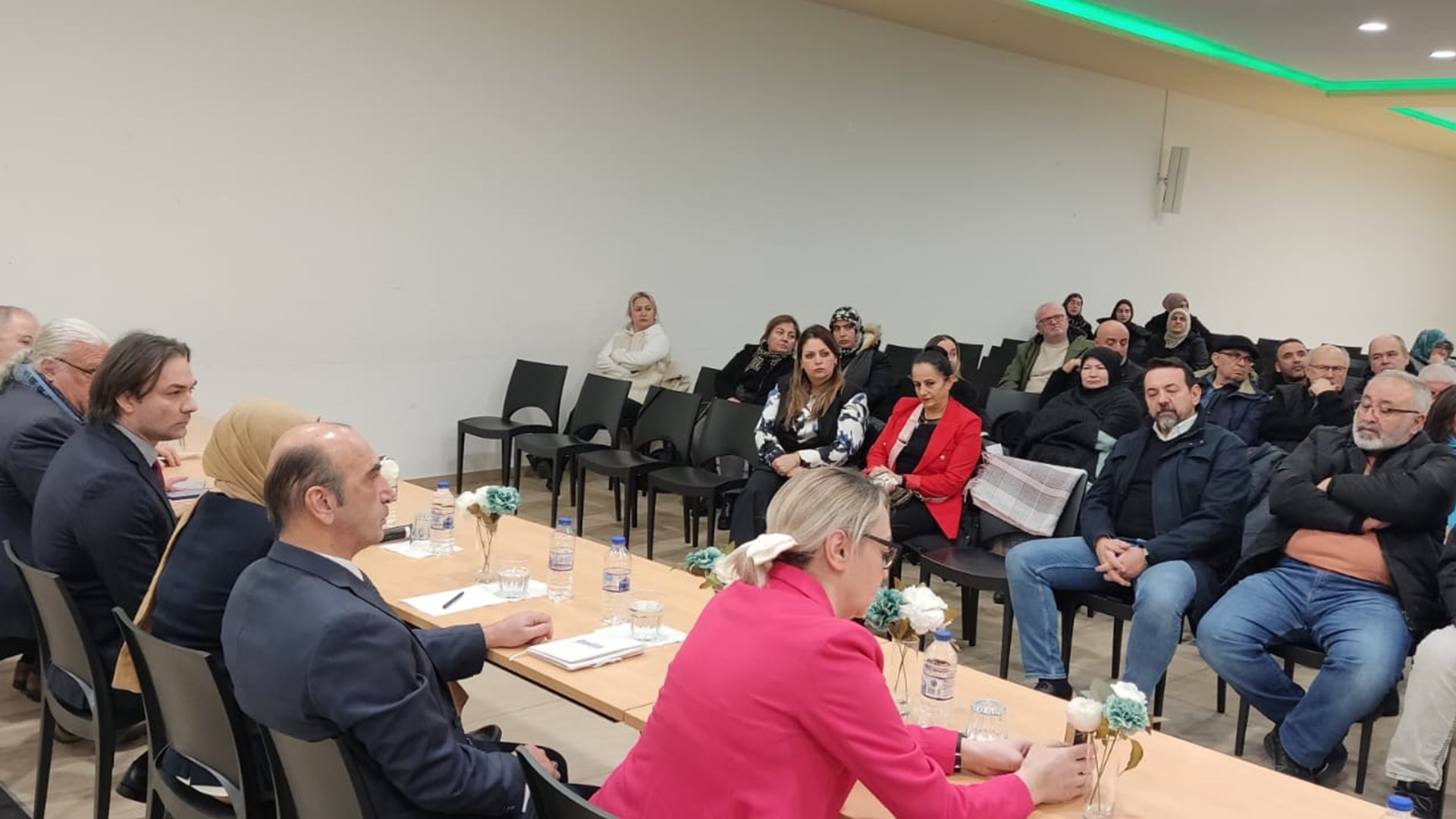 Köln Ataşeliğimiz 7 Şubat 2025 ve 13 Şubat 2025 tarihlerinde vatandaş bilgilendirme toplantıları gerçekleştirmiştir.