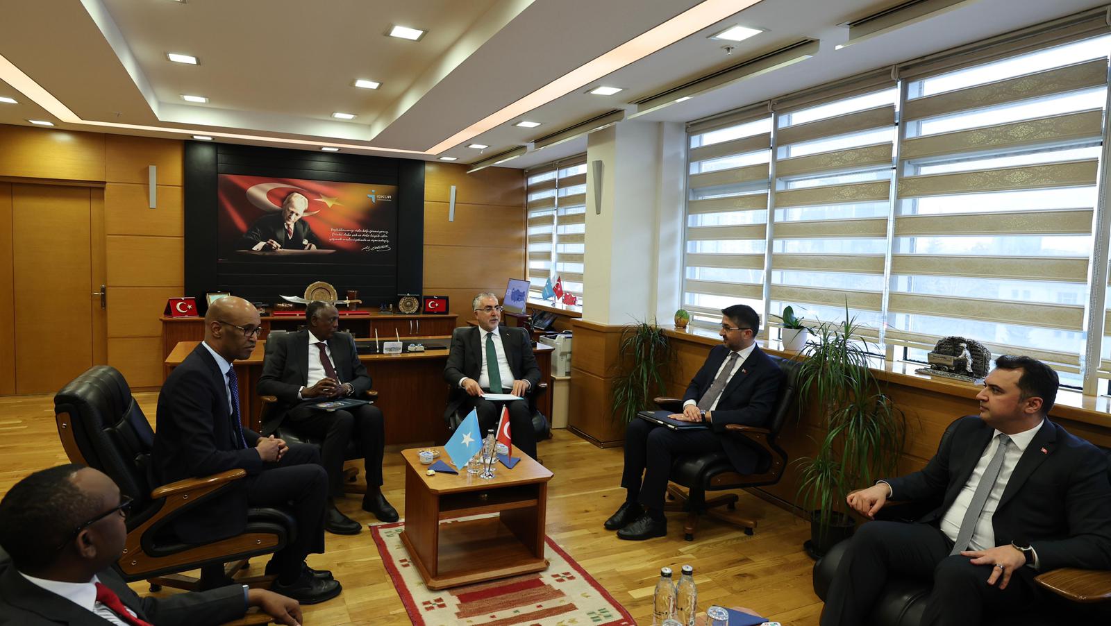 Bakan Işıkhan, Somali Çalışma ve Sosyal İşler Bakanı Ibro ve Beraberindeki Heyet ile Bir Araya Geldi