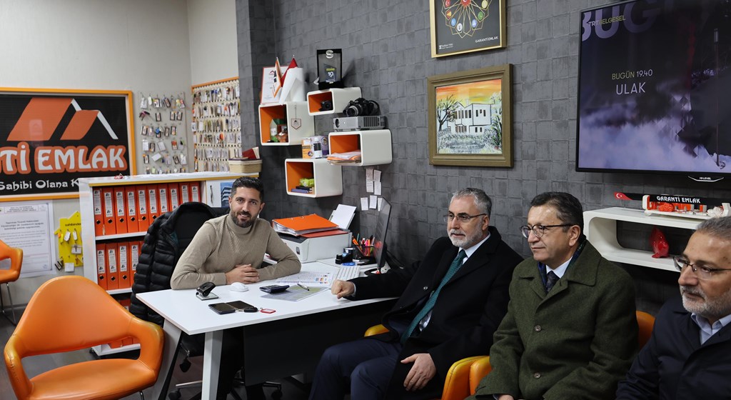 Çalışma ve Sosyal Güvenlik Bakanı Prof. Dr. Vedat Işıkhan, çeşitli temaslarda bulunmak ve programlara katılmak için Ankara’nın Keçiören ve Altındağ İlçelerini ziyaret etti.