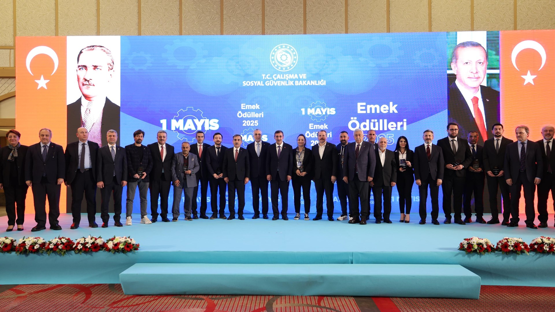 Bakan Işıkhan, 1 Mayıs Emek Ödülleri Töreni’ne Katıldı