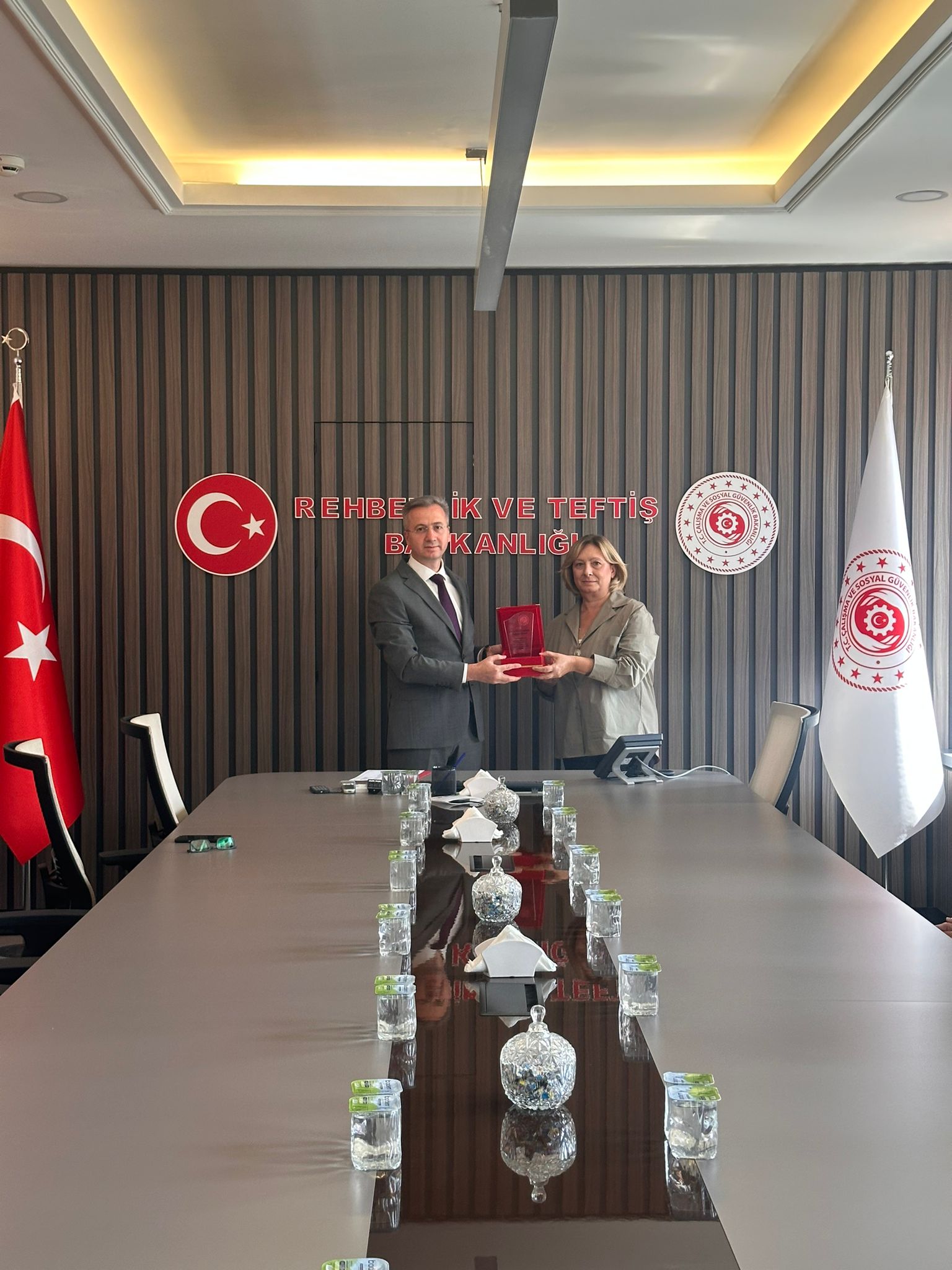 Ankara Rehberlik ve Teftiş Grup Başkanlığında görevli İş Başmüfettişleri İhsan Yalçın Namlı, Birsen Erdin ve Melda Ardal emekli oldu. 