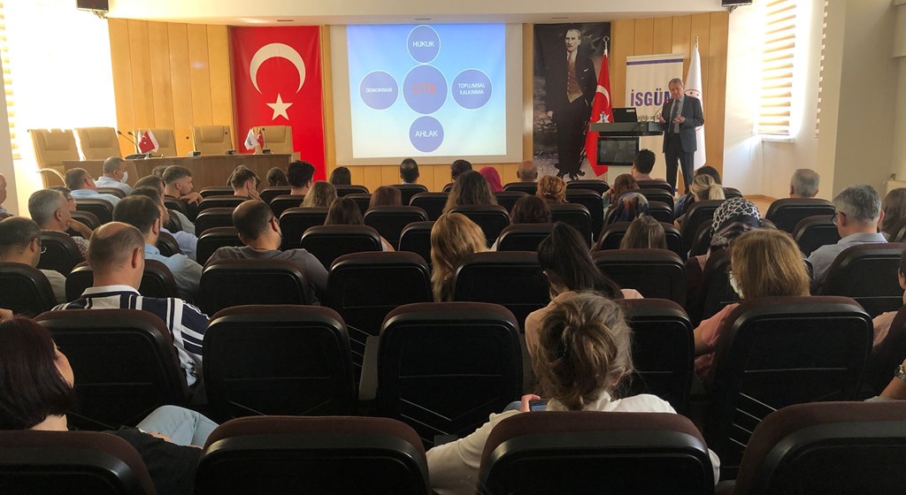 “Kamu Görevlileri Etik Davranış İlkeleri Eğitimi” gerçekleştirildi.