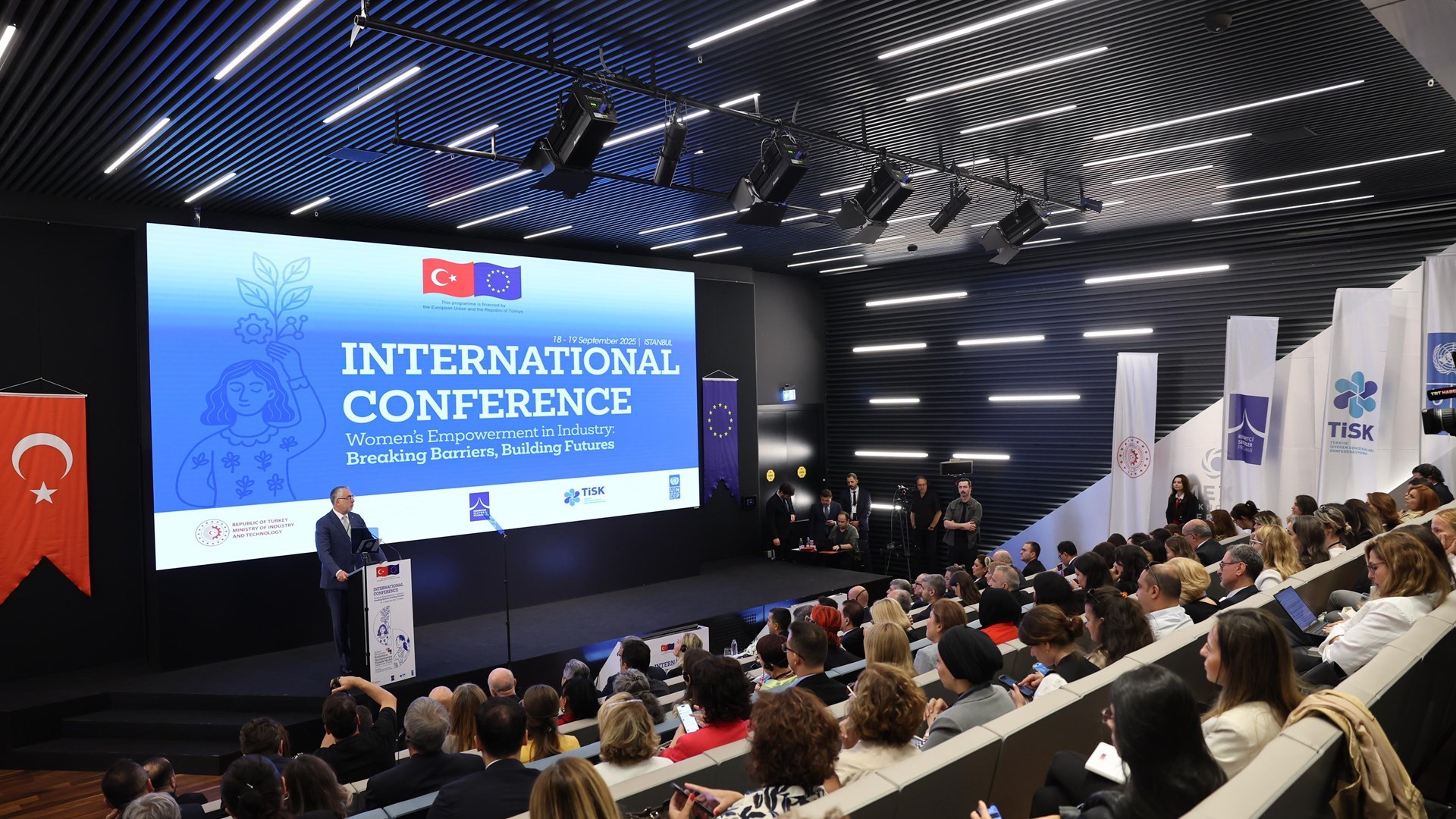 Bakan Işıkhan, TİSK’in “İmalat Sanayisinde Kadınların Güçlenmesine Yönelik Model Geliştirme Projesi” Uluslararası Konferansı’na Katıldı