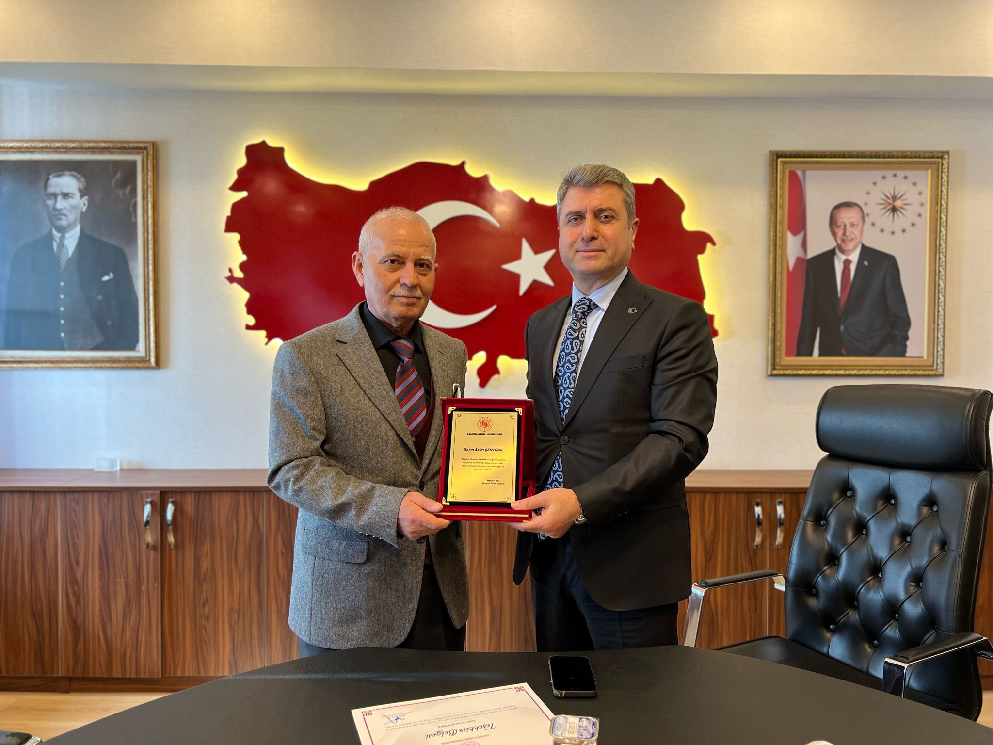 Genel Müdürlüğümüzde emekli olan personellere Teşekkür Plaketi verildi.