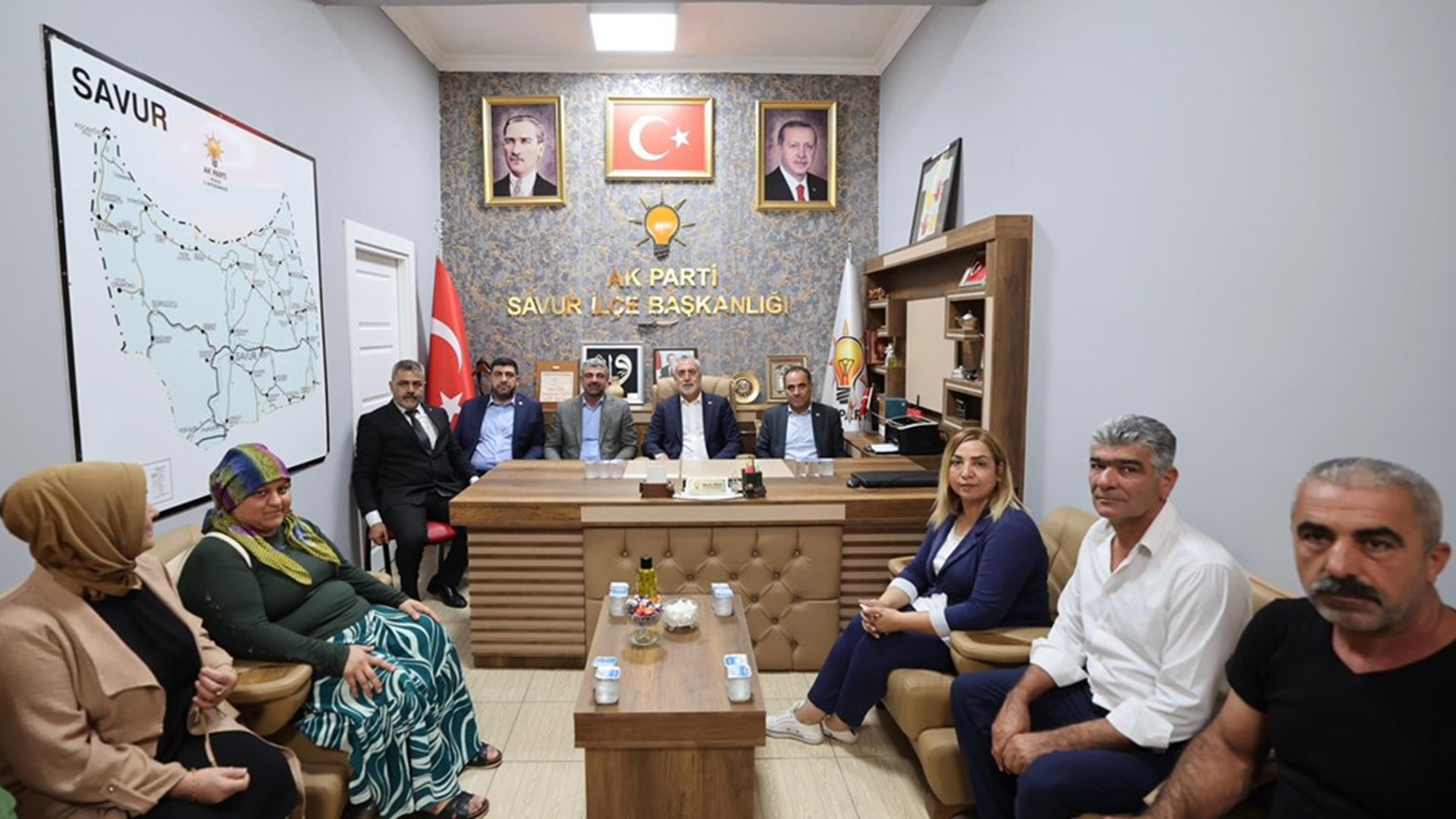 Çalışma ve Sosyal Güvenlik Bakanı Vedat Işıkhan, çeşitli temaslarda bulunmak ve “Mardin İş Dünyası İstişare Toplantısı”na katılmak üzere Mardin’e gitti.