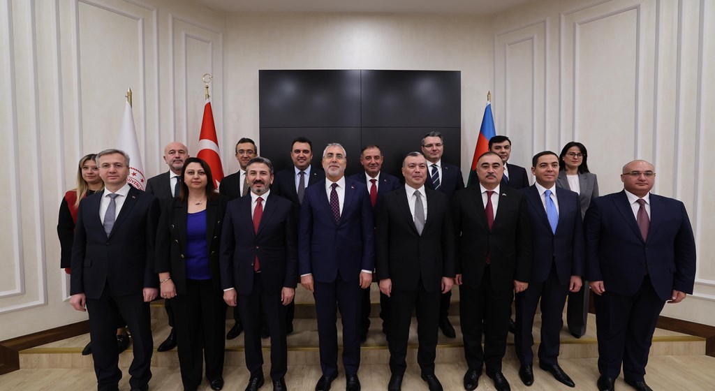 Çalışma ve Sosyal Güvenlik Bakanlığı tarafından düzenlenecek olan “Türk Devletlerinde Çalışma Hayatı ve Sosyal Koruma Uluslararası Konferansı” çerçevesinde Çalışma ve Sosyal Güvenlik Bakanı Prof. Dr. Vedat Işıkhan başkanlığında, Türk Devletlerinde Çalışma Hayatı ve Sosyal Koruma Üst Düzey İstişare Toplantısı düzenlendi.