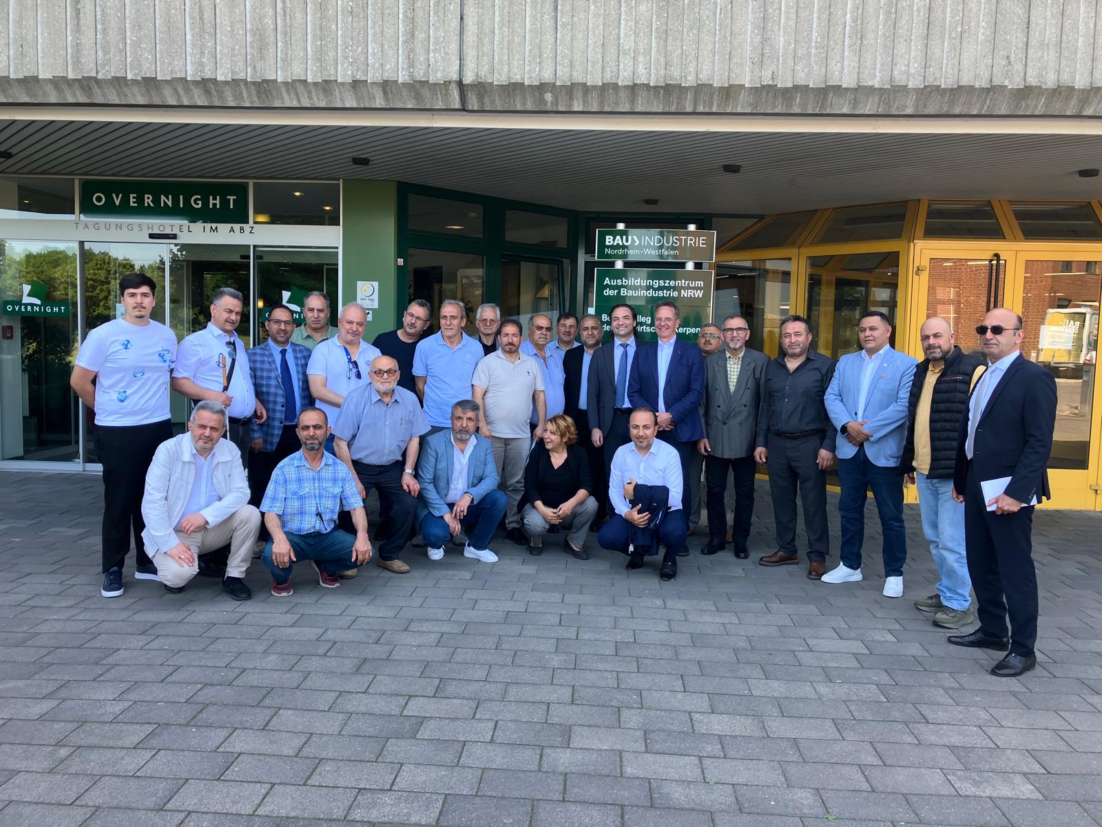 The vocational training campaign run by the Consulate General of Cologne's Labour and Social Security Attaché's Office continues unabated. An educational seminar on the construction sector was held for association representatives at the North Rhine-Westphalia (NRW) State Construction Trades Training Centre.