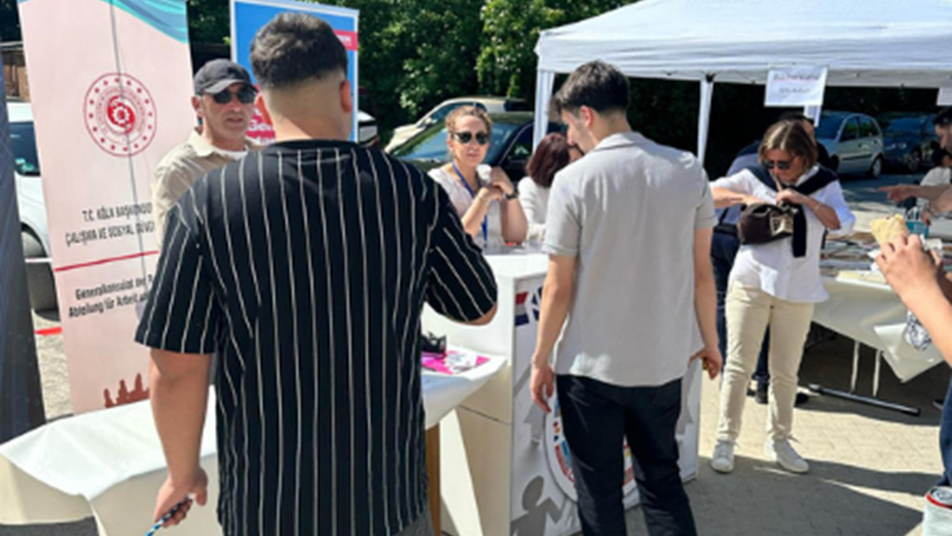 Köln Başkonsolosluğu Çalışma ve Sosyal Güvenlik Ataşeliği tarafından yürütülen meslek eğitim seferberliği kapsamında çalışmalar aralıksız sürdürülüyor.