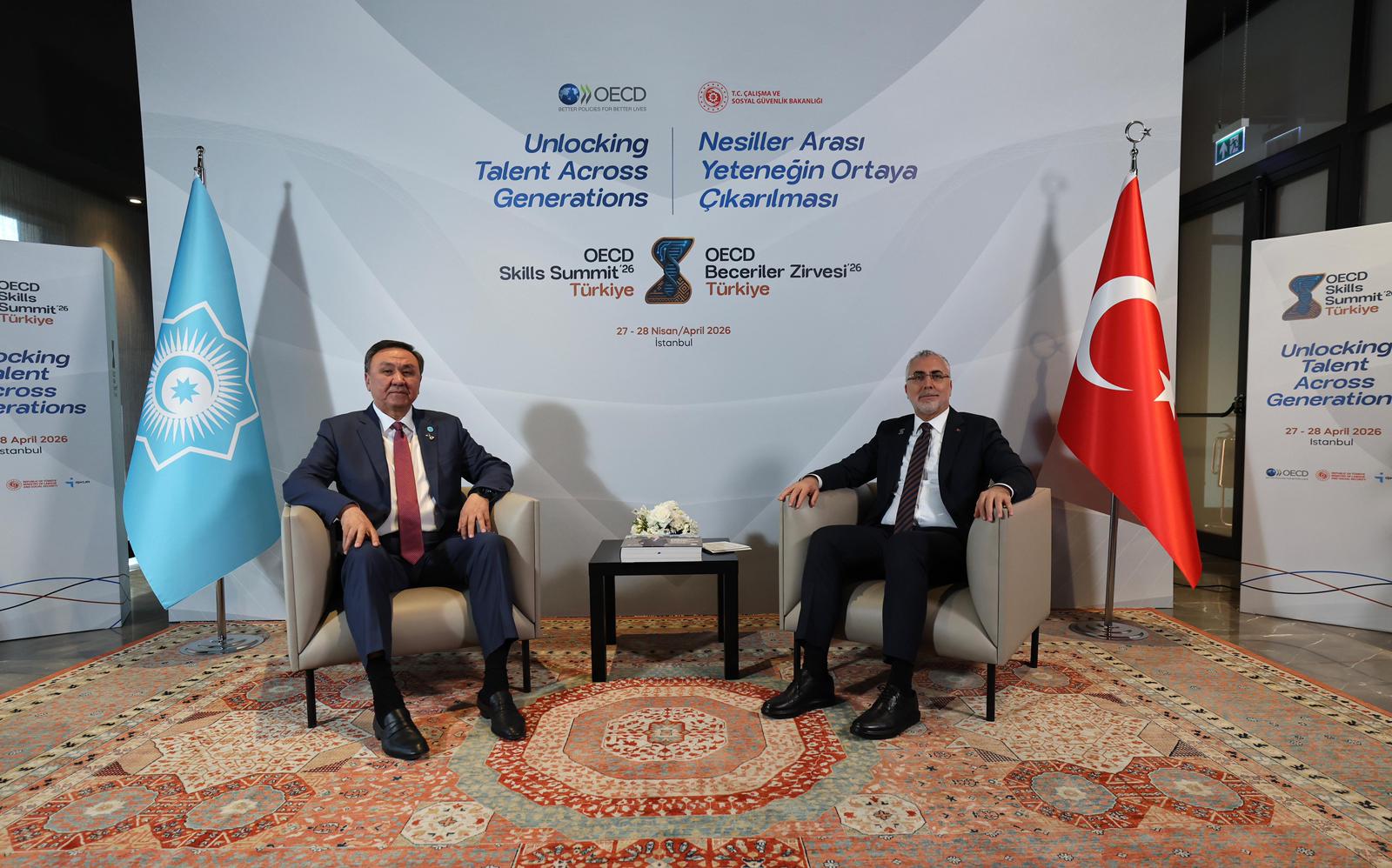 Bakan Işıkhan, OECD 2026 Beceriler Zirvesi Kapsamında İkili Görüşmelerde Bulundu