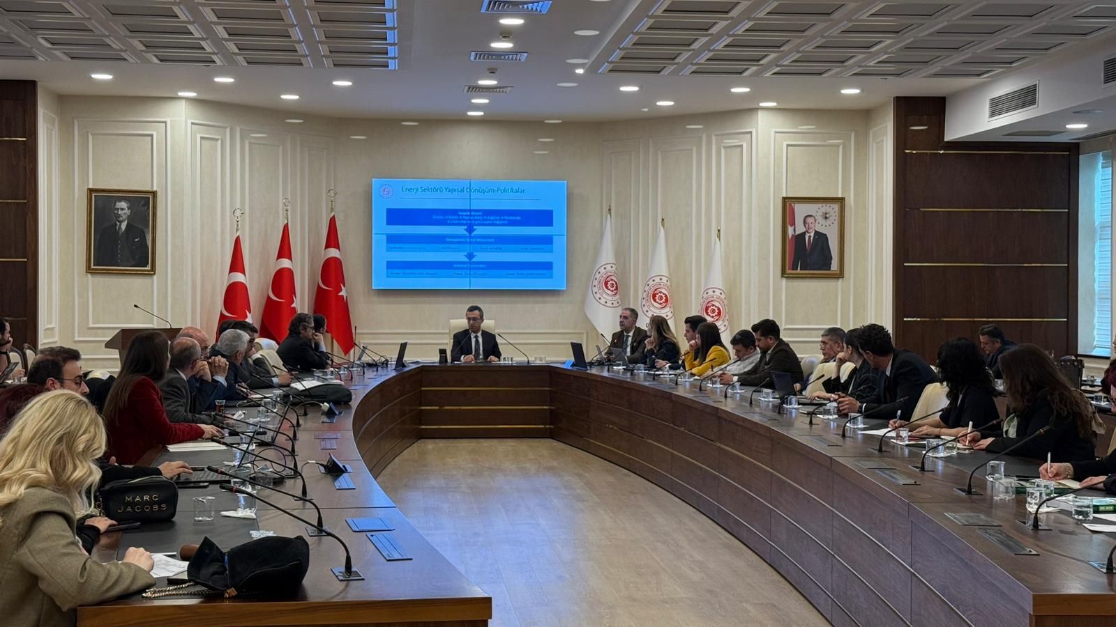 Ulusal Adil Geçiş Stratejisi’nde Sektörel Süreç Başladı: İlk Toplantılar Enerji ve Hidrojen Alanında Gerçekleştirildi