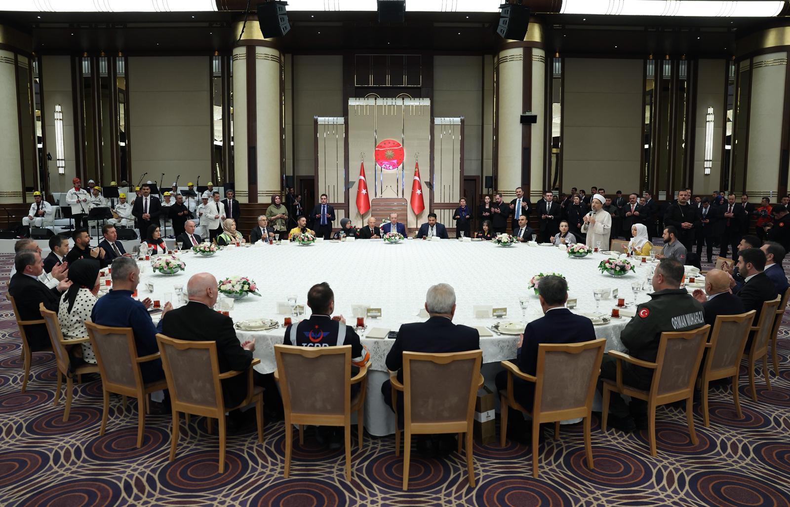 Bakan Işıkhan, “Emek Sofrası Buluşması İftar Programı” na Katıldı