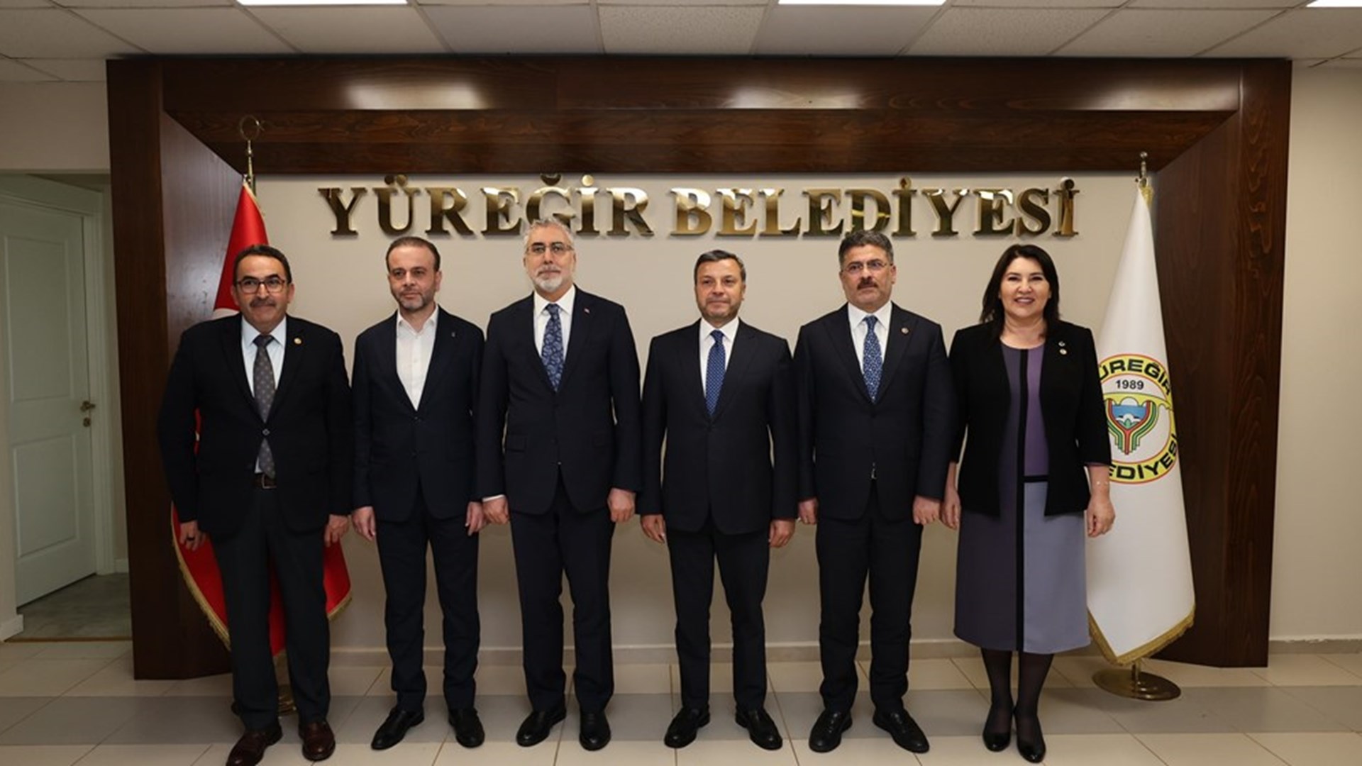 Bakan Işıkhan, Adana’da Ziyaretlerde Bulundu