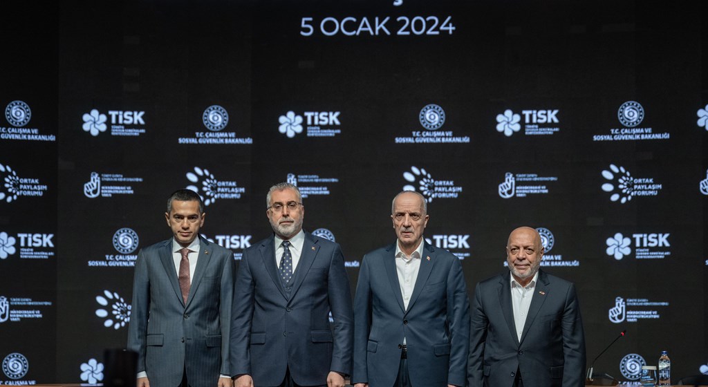 Çalışma ve Sosyal Güvenlik Bakanı Prof. Dr. Vedat Işıkhan, Cumhurbaşkanı Recep Tayyip Erdoğan’ın katılımıyla Çalışma ve Sosyal Güvenlik Bakanlığı ve Türkiye İşveren Sendikaları Konfederasyonu (TİSK) tarafından düzenlenen Ortak Paylaşım Forumu’nda konuştu.