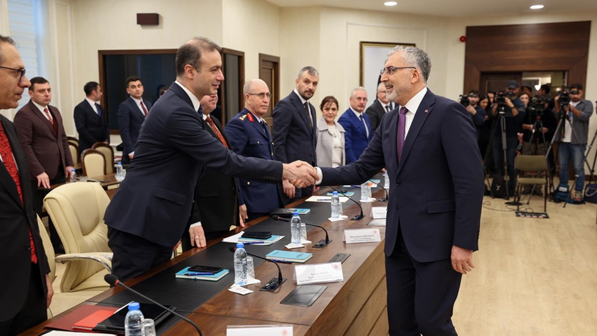 Çalışma ve Sosyal Güvenlik Bakanı Prof. Dr. Vedat Işıkhan, Çalışma ve Sosyal Güvenlik Bakanlığı ev sahipliğinde Reşat Moralı Toplantı Salonu’nda düzenlenen “Türkiye Yüzyılı’nın Emektarları Çalıştayı” na katıldı.