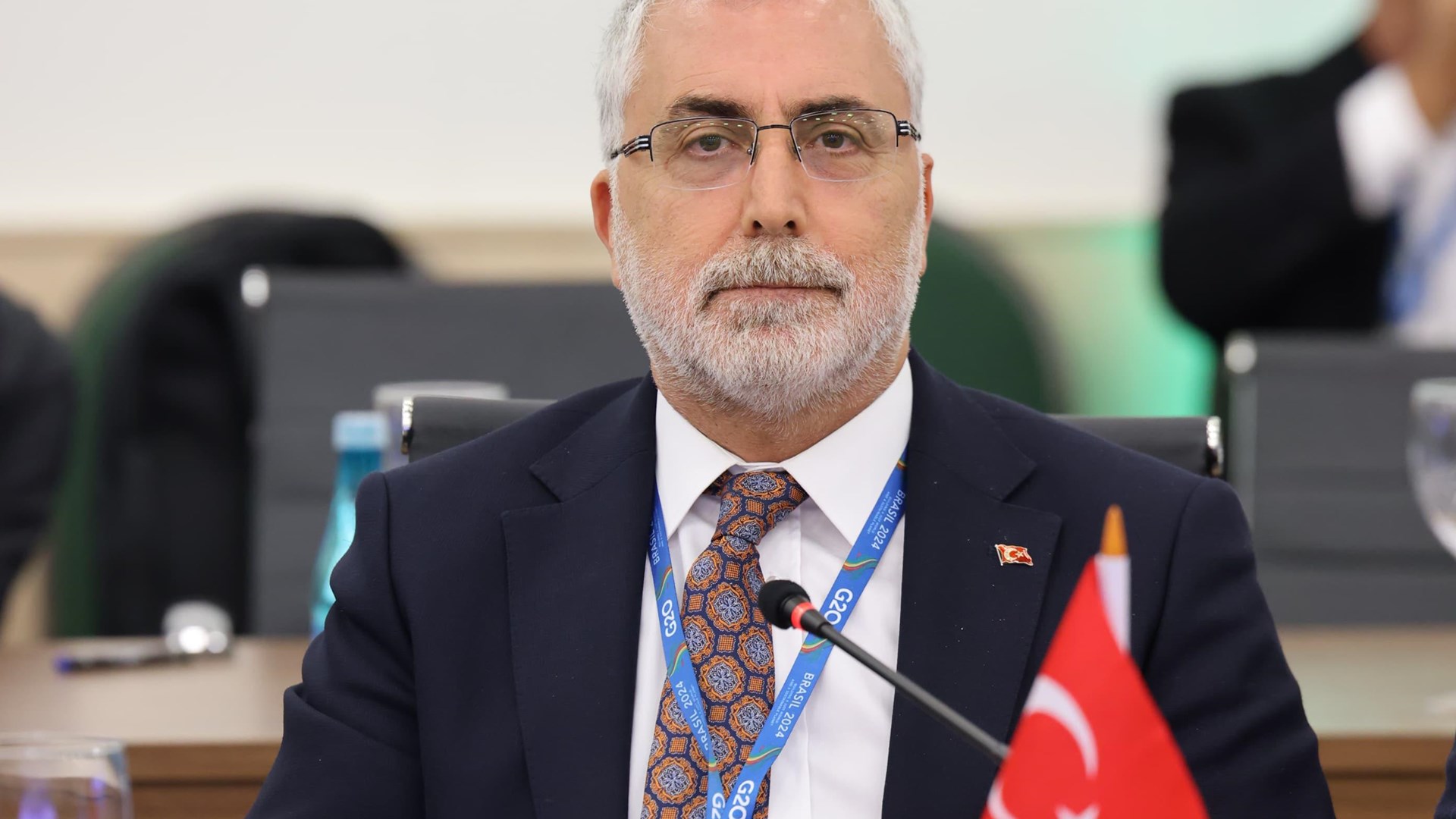 Çalışma ve Sosyal Güvenlik Bakanı Prof. Dr. Vedat Işıkhan, Brezilya'nın Fortaleza kentinde düzenlenen "G20 Çalışma ve İstihdam Bakanları Toplantısı" kapsamında düzenlenen "Adil Geçiş Liderlik Forumu"nda konuştu.
