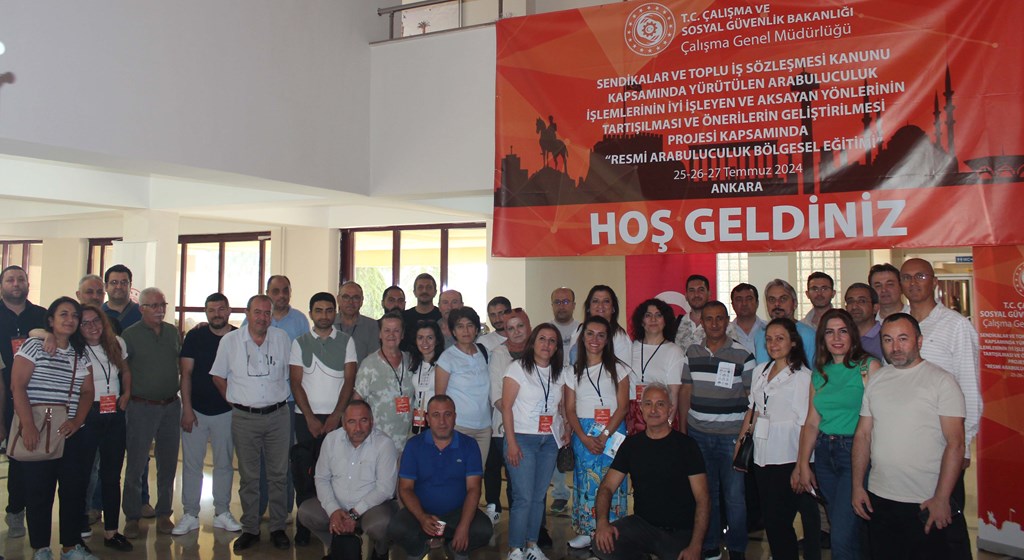 Genel Müdürlüğümüzce düzenlenen "Sendikalar ve Toplu İş Sözleşmesi Kanunu Kapsamında Yürütülen Arabulucu İşlemlerinin İyi İşleyen ve Aksayan Yönlerinin Tartışılması ve Önerilerin Gerçekleştirilmesi Projesi" eğitiminde, arabuluculuk sürecindeki aksaklıklar ve çözüm önerileri kapsamlı bir şekilde tartışıldı.