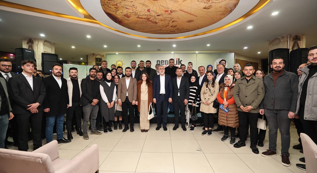 Çalışma ve Sosyal Güvenlik Bakanı Prof. Dr. Vedat Işıkhan, programlara katılmak ve çeşitli ziyaretlerde bulunmak üzere Mardin’e gitti.