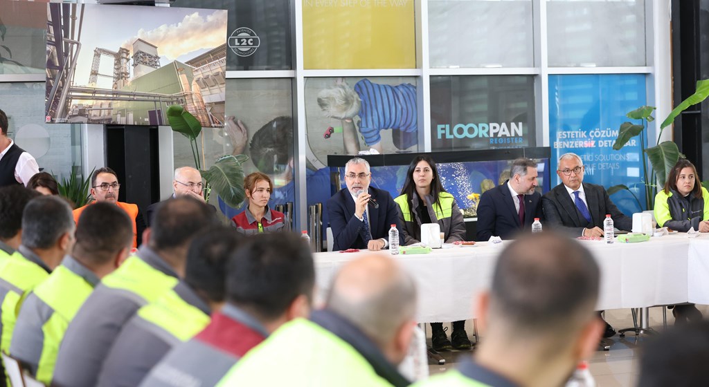 Bakan Işıkhan, Adana’da Ziyaretlerde Bulundu