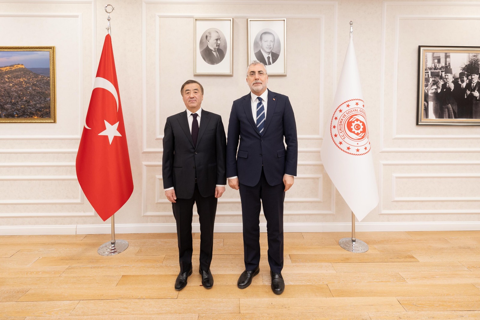 Dostane ve verimli geçen görüşmelerde her dört ülkenin muhatap Bakanlıklarıyla işbirliğinin geliştirilmesi ve ülkelerimiz arasındaki ilişkilere katkı sağlanabilecek hususlar üzerinde istişarelerde bulunuldu.