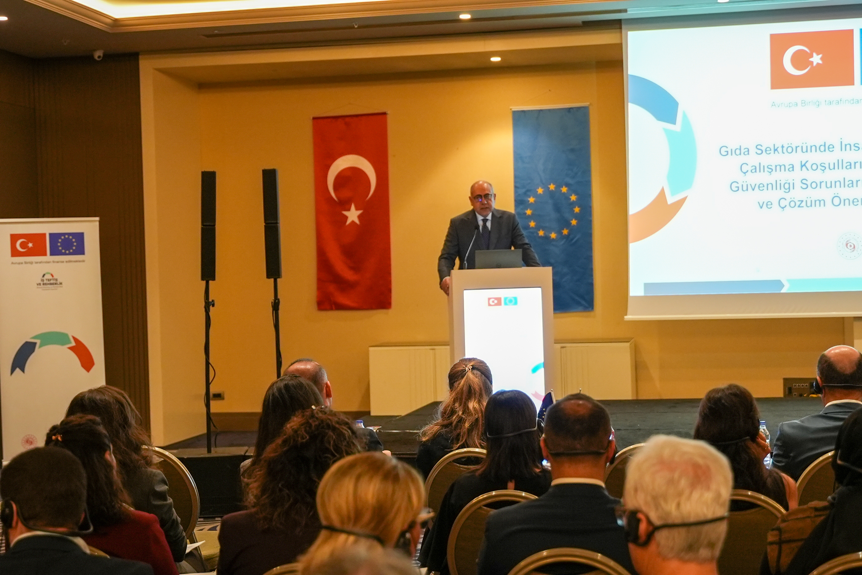 İş Teftiş Rehberlik ve Sosyal Diyalog Yoluyla İşyeri Uyumunun Güçlendirilmesi Projesi kapsamında düzenlenen “Gıda Sektöründe İnsana Yakışır İşler: Sektörel Değerlendirme Toplantısı”, 24 Eylül 2026 tarihinde İstanbul’da gerçekleştirildi.