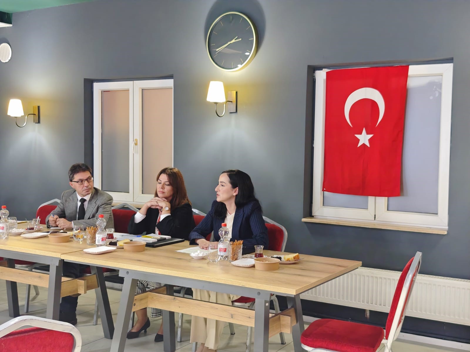 A coordination and briefing meeting was held by the Consulate General of Munich under the auspices of the Türkgücü Ingolstadt Sports Club with the participation of the heads and representatives of NGOs operating in the region.