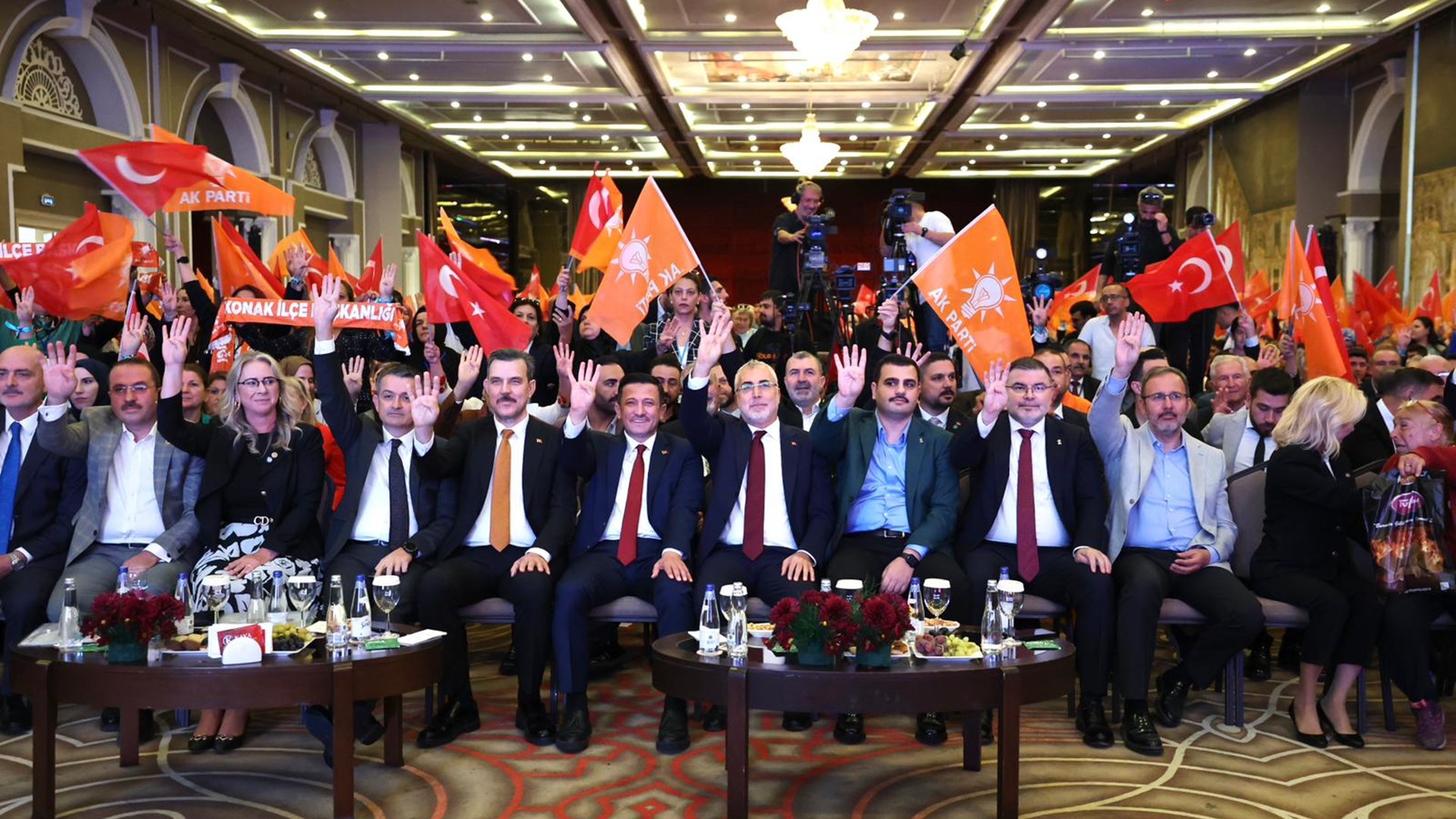 Bakan Işıkhan, AK Parti İzmir İl Danışma Meclisi Toplantısı’na Katıldı
