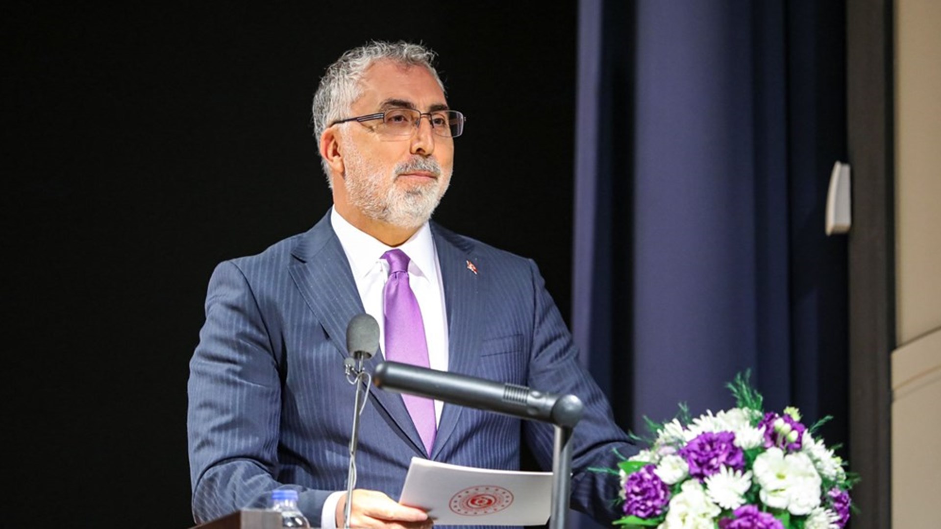 Çalışma ve Sosyal Güvenlik Bakanı Prof. Dr.  Vedat Işıkhan, mezunu ve mensubu olduğu Hacettepe Üniversitesi’nin 2023-2024 Akademik Yılı Açılış ve Profesörlük Takdim Töreni’ne iştirak etti.