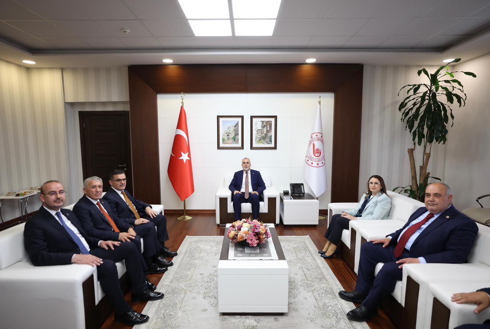 Bakan Işıkhan, Bartın’da Ziyaretlerde Bulundu