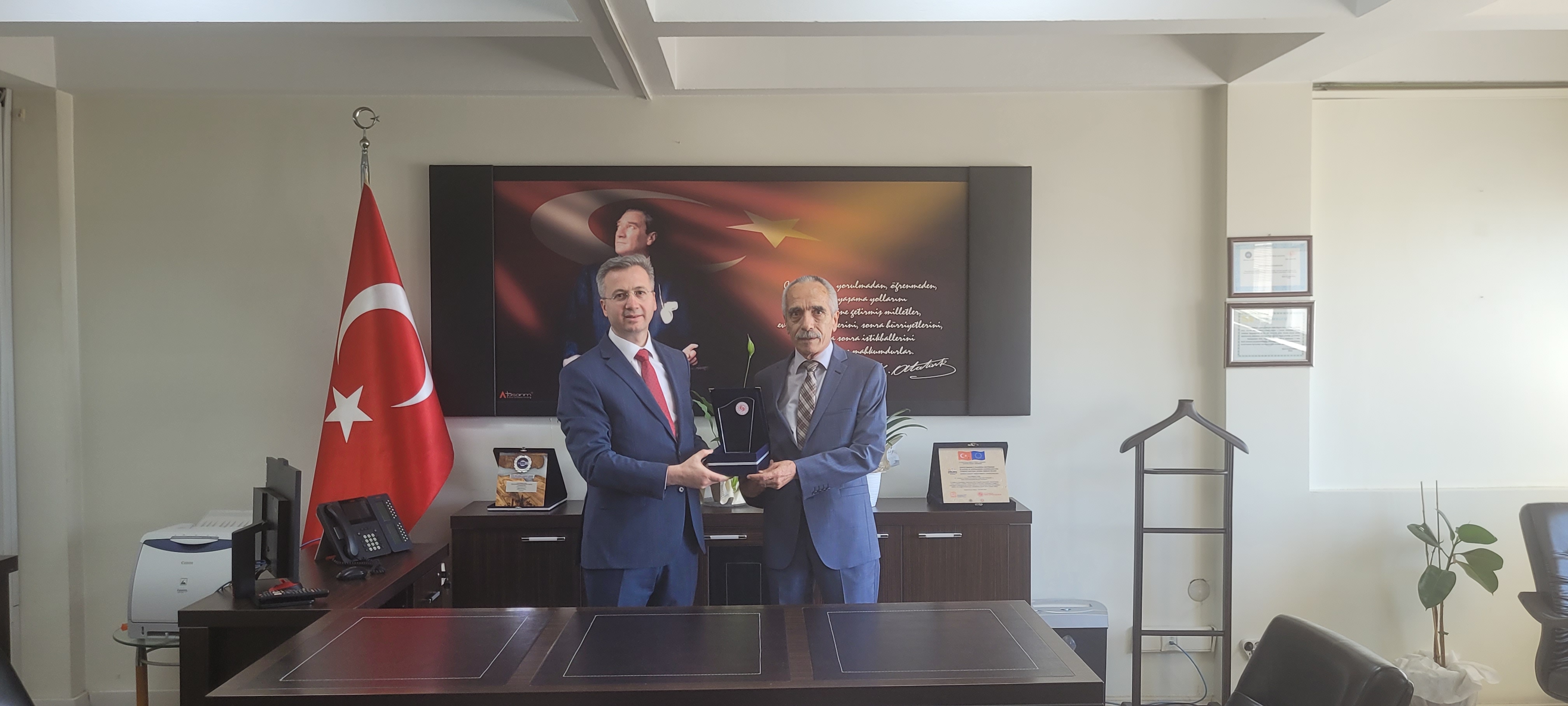 İzmir Grup Başkanlığından Emekliye Ayrılan İş Başmüfettişleri İçin Plaket ve Sertifika Töreni Düzenlendi