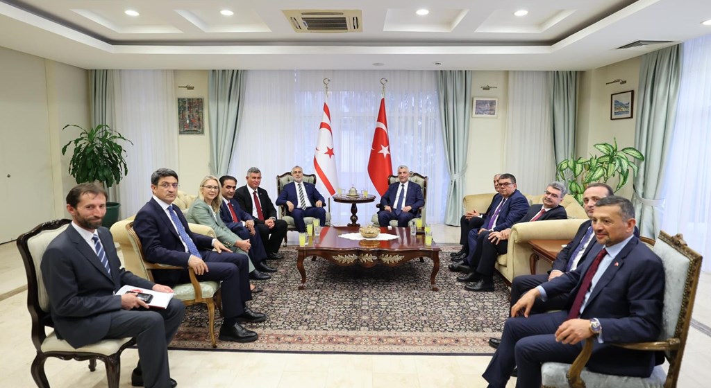 Çalışma ve Sosyal Güvenlik Bakanı Prof. Dr. Vedat Işıkhan, programlara katılmam ve çeşitli temaslarda bulunmak üzere Kuzey Kıbrıs Türk Cumhuriyeti’ne (KKTC) gitti.