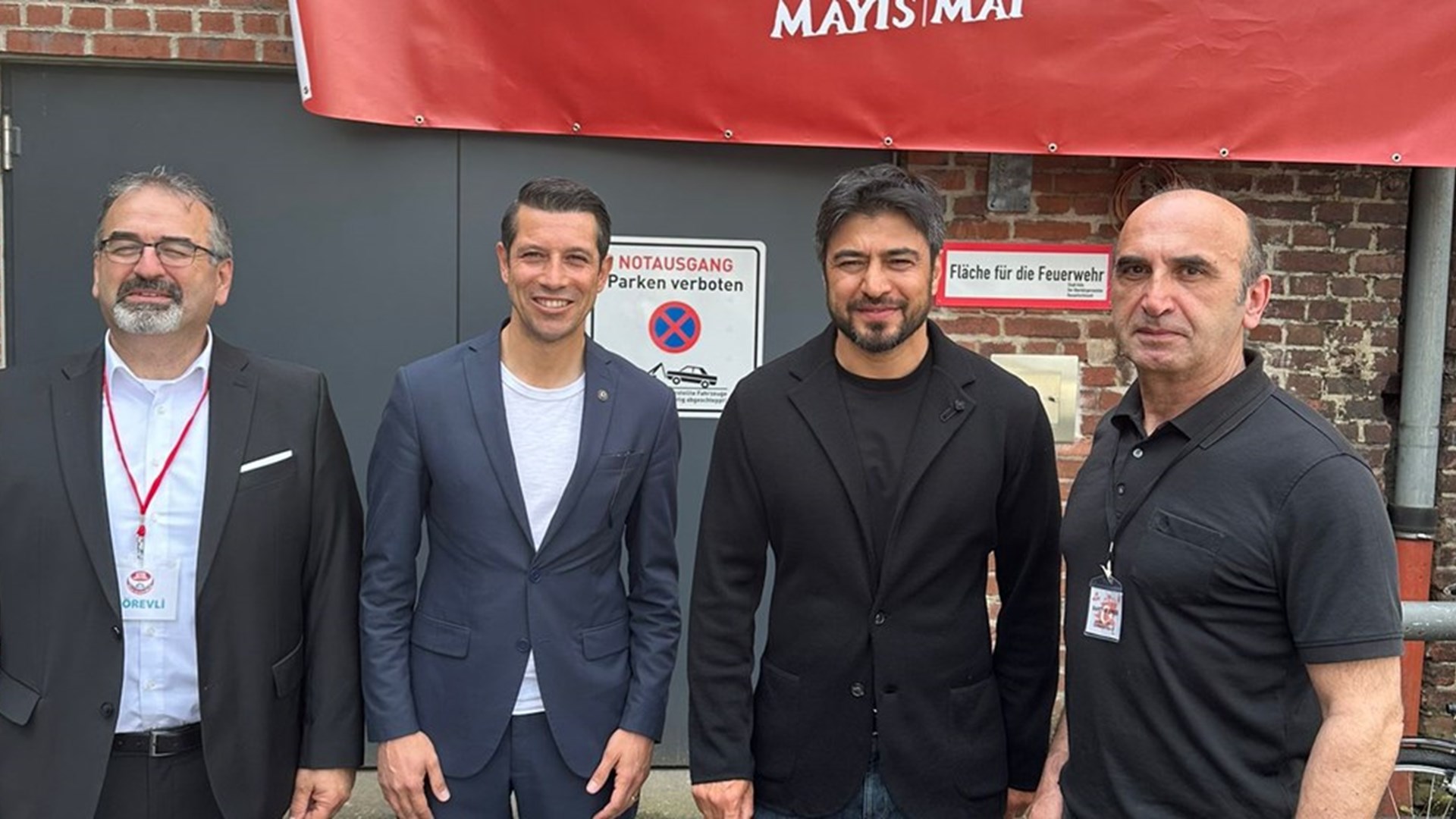 Köln Çalışma ve Sosyal Güvenlik Ataşeliğimizin T.C. Köln Başkonsolosluğunun himayesinde DİTİB Köln Bölge Veliler Birliği ile birlikte çeşitli etkinliklerle gerçekleştirdiği “19 Mayıs Atatürk’ü anma Gençlik ve Spor Bayramı” büyük bir coşkuyla kutlandı.