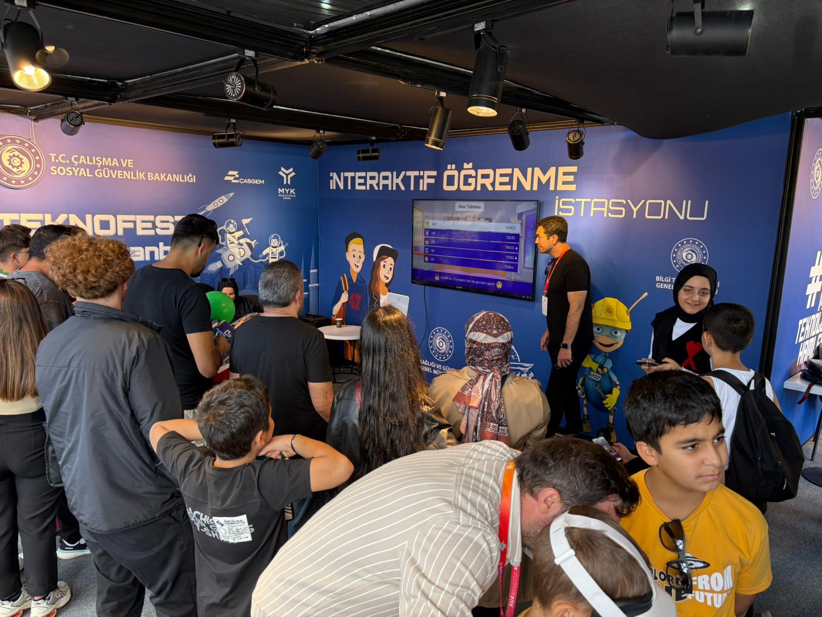 Çalışma ve Sosyal Güvenlik Bakanlığı 17-21 Eylül tarihleri arasında İstanbul’da düzenlenen dünyanın en büyük havacılık, uzay ve teknoloji festivali TEKNOFEST 2025’te yer aldı.