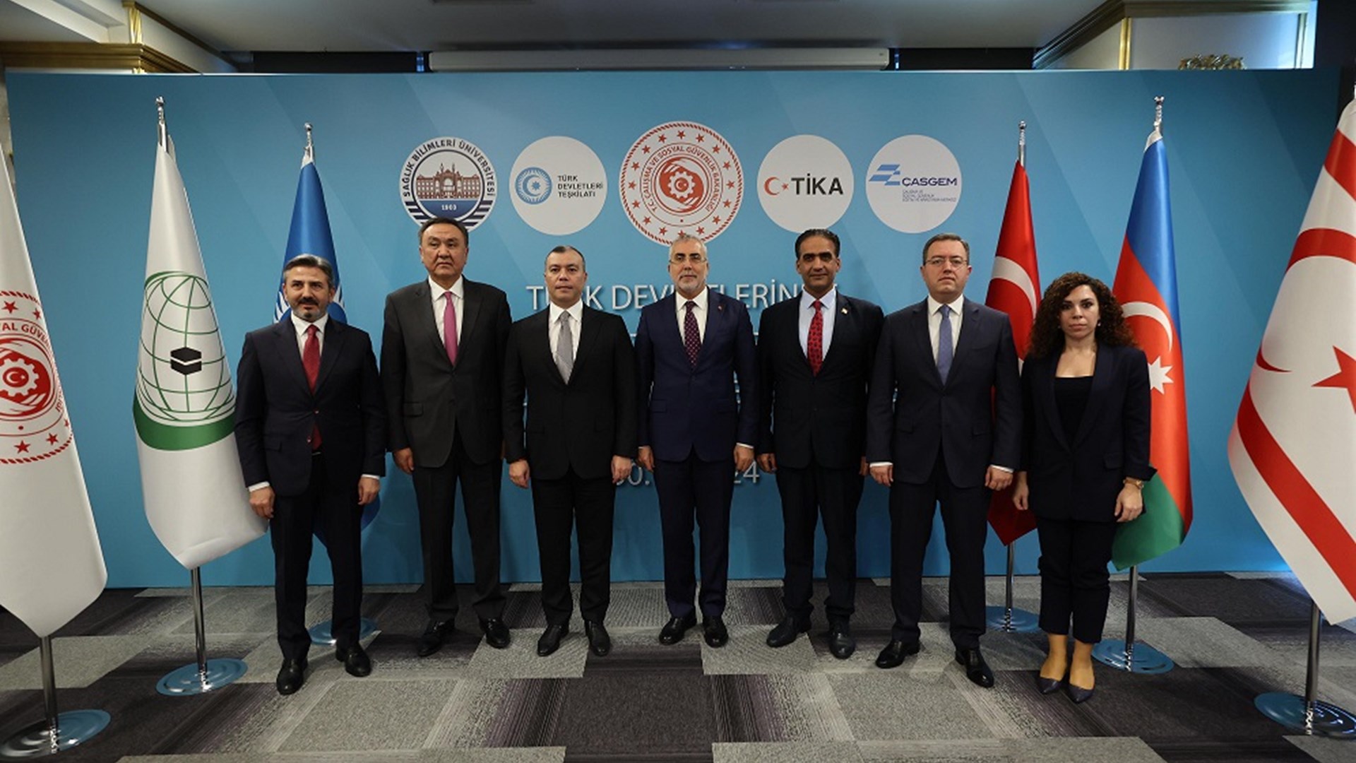 Bakan Işıkhan, “Sosyal Koruma, Çalışma Hayatı ve Sosyal Hizmetler” Başlıklı Yuvarlak Masa Toplantısı’na Başkanlık Etti