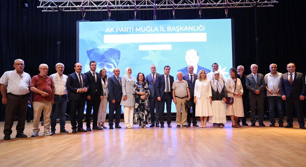 Çalışma ve Sosyal Güvenlik Bakanı Prof. Dr. Vedat Işıkhan, çeşitli temaslarda bulunmak ve “Milli Müdafaadan Milli Kalkınmaya; Türkiye Yüzyılı’nın Kadınları, Kadın İstihdam Sistemi İş Pozitif Tanıtım Programı ve Fuar Açılışı” programına katılmak üzere Muğla’ya gitti.