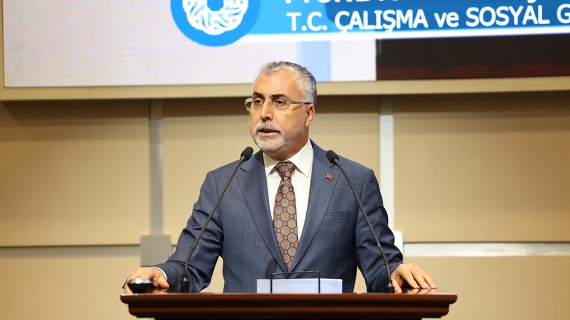 Çalışma ve Sosyal Güvenlik Bakanı Prof. Dr. Vedat Işıkhan, İstanbul Ticaret Odası’nın (İTO) Meclis Toplantısı’na iştirak etti.