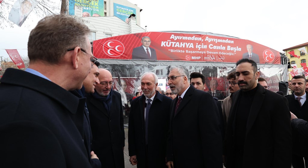 Çalışma ve Sosyal Güvenlik Bakanı Prof. Dr. Vedat Işıkhan, çeşitli temaslarda bulunmak ve programlara katılmak üzere Kütahya’ya gitti.