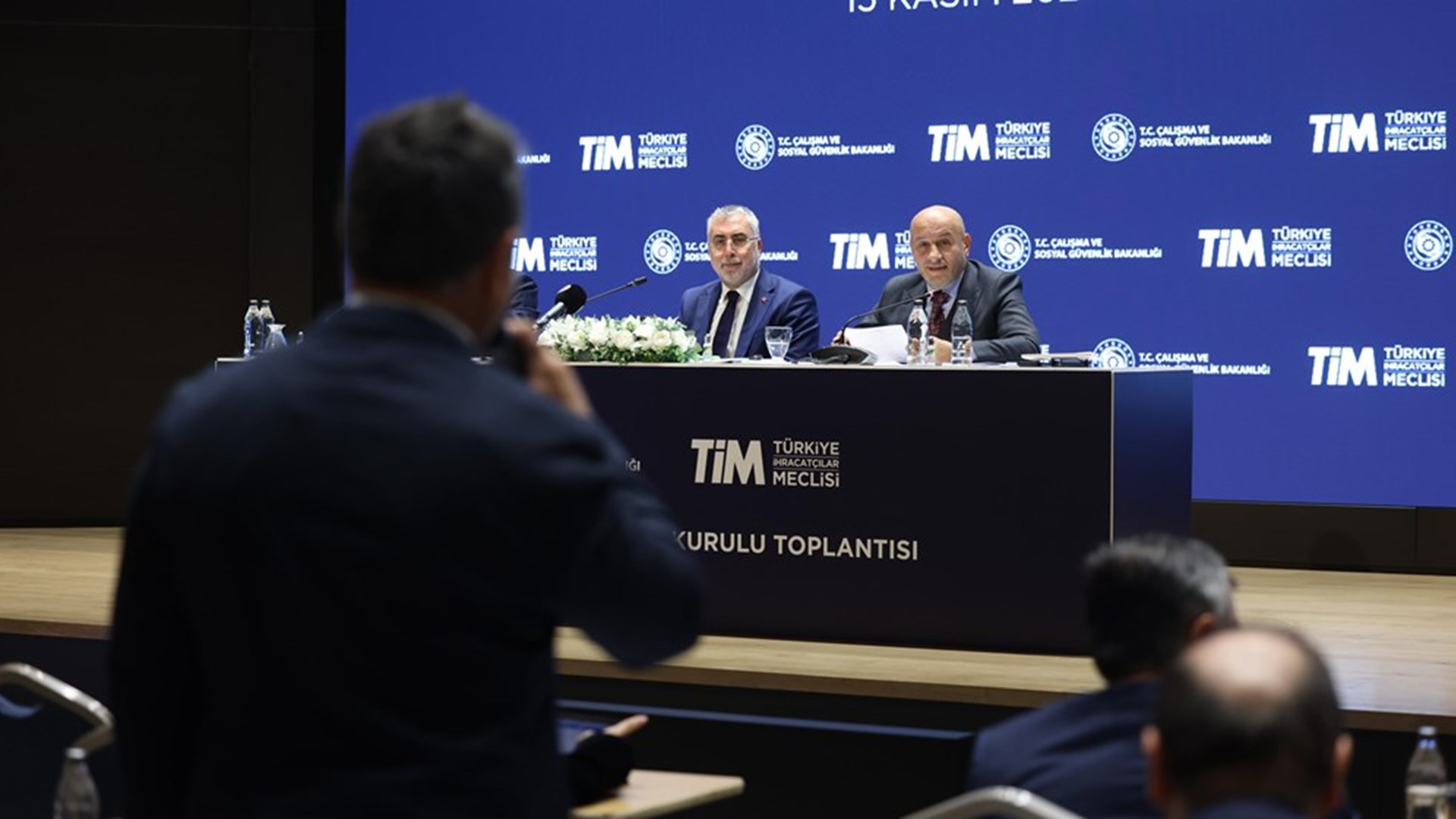 Çalışma ve Sosyal Güvenlik Bakanı Prof. Dr. Vedat Işıkhan, Türkiye İhracatçılar Meclisi (TİM) Başkanlar Kurulu Toplantısı’na katıldı.